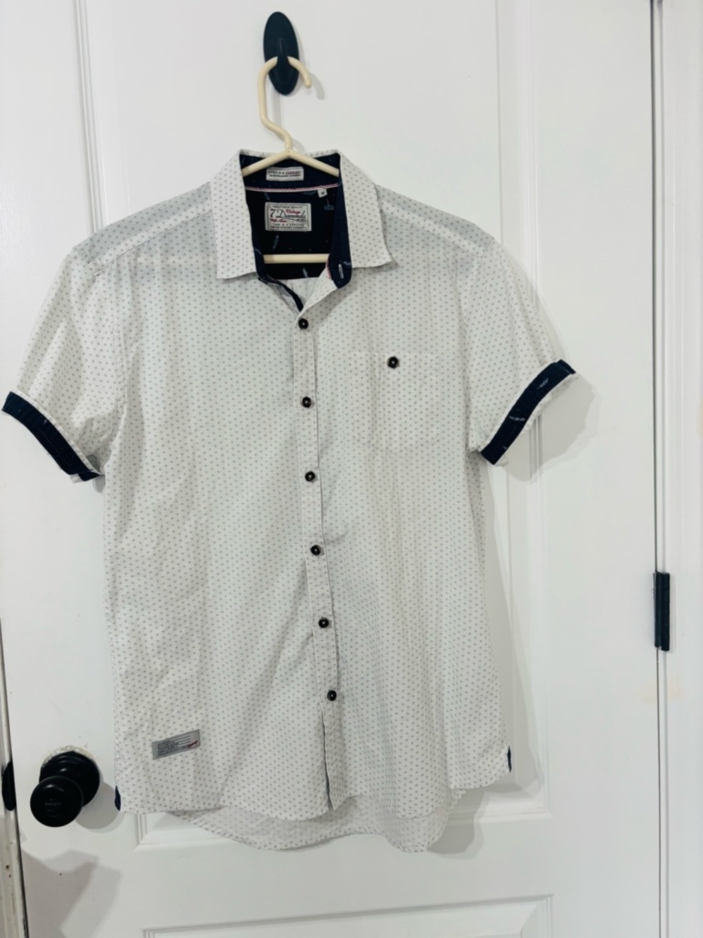 7 Diamonds White Short-Sleeve Button-Down Shirt with Micro Dot Print - Picture 3 of 9